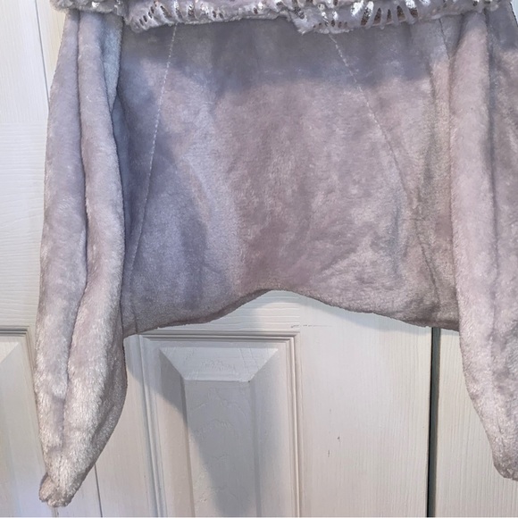 Girls Blanket Mermaid Tail - Picture 4 of 5